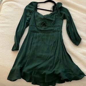 Green short long sleeve dresss